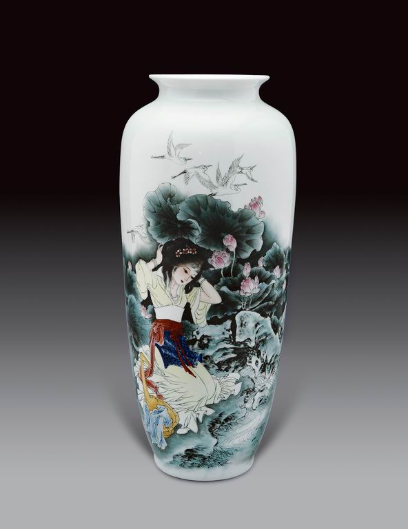 《西施浣纱》粉彩瓶
